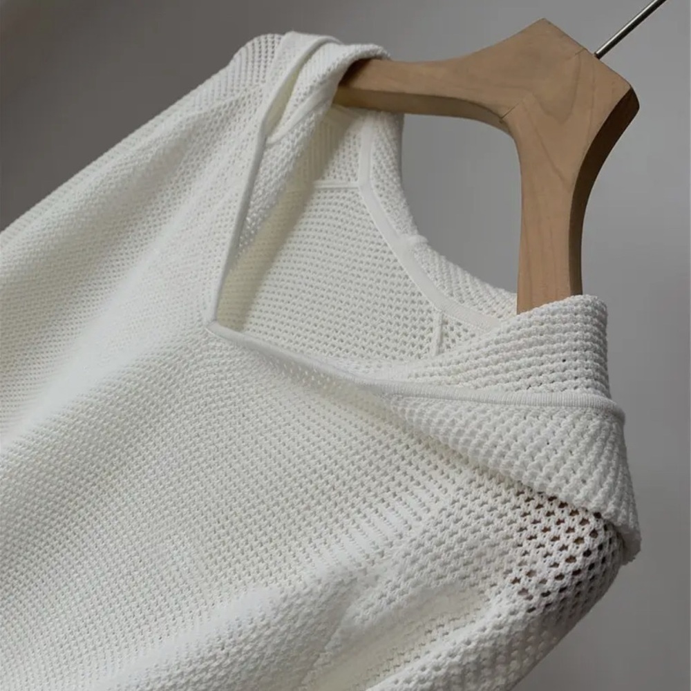 Chic White V-Neck Sweater